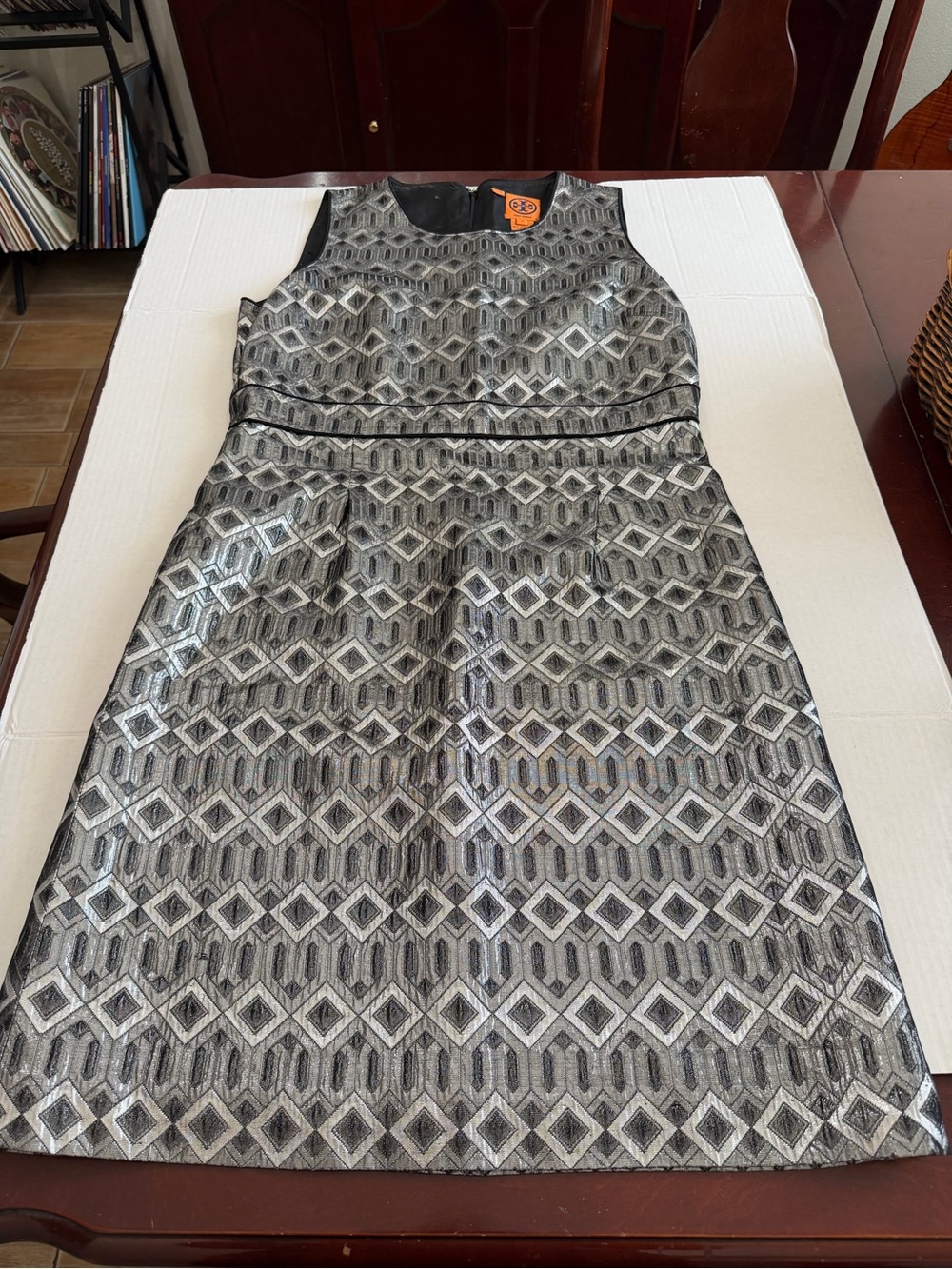 Tory Burch Silver Graphic Print Knee-Length Sleeveless Dress size 12 - Picture 5 of 10